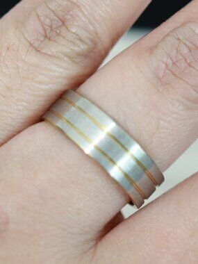 BR5 7mm Silver Polished Edge Gold Center Men/Women Fashion Wedding Band Ring